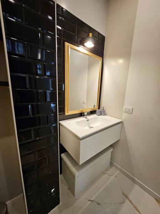 Covent Garden Apartment Кальярі Екстер'єр фото