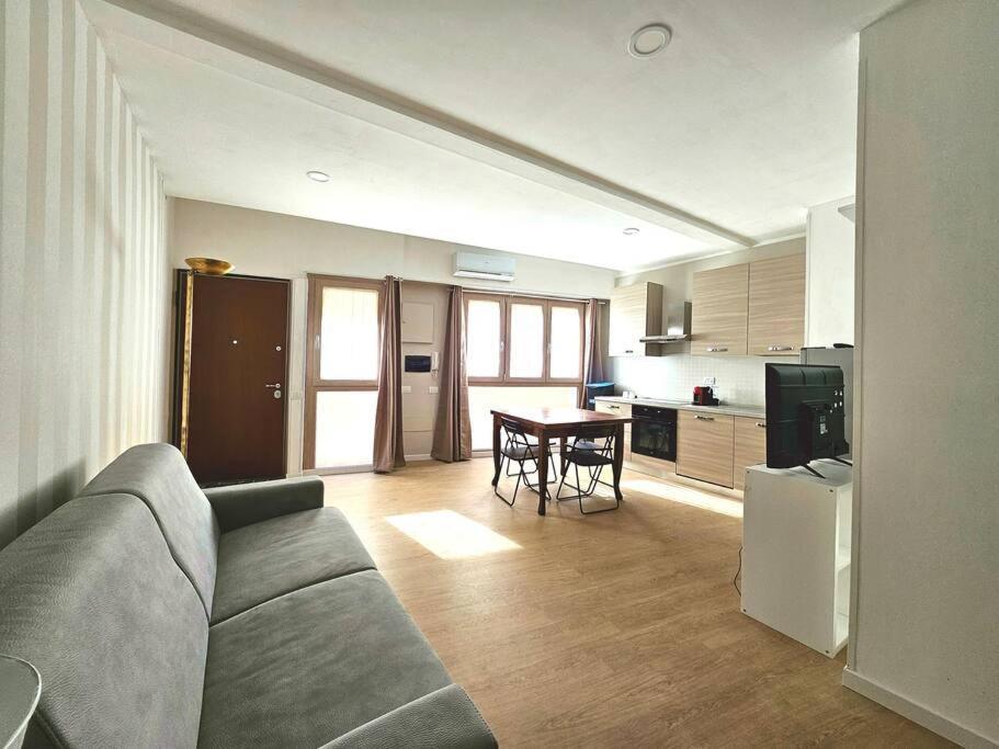 Covent Garden Apartment Кальярі Екстер'єр фото